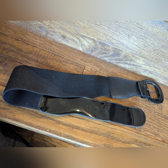 Lauren Ralph Lauren Black Patent Leather Waist Cincher Belt Sz S Fits S/M - Picture 3 of 10